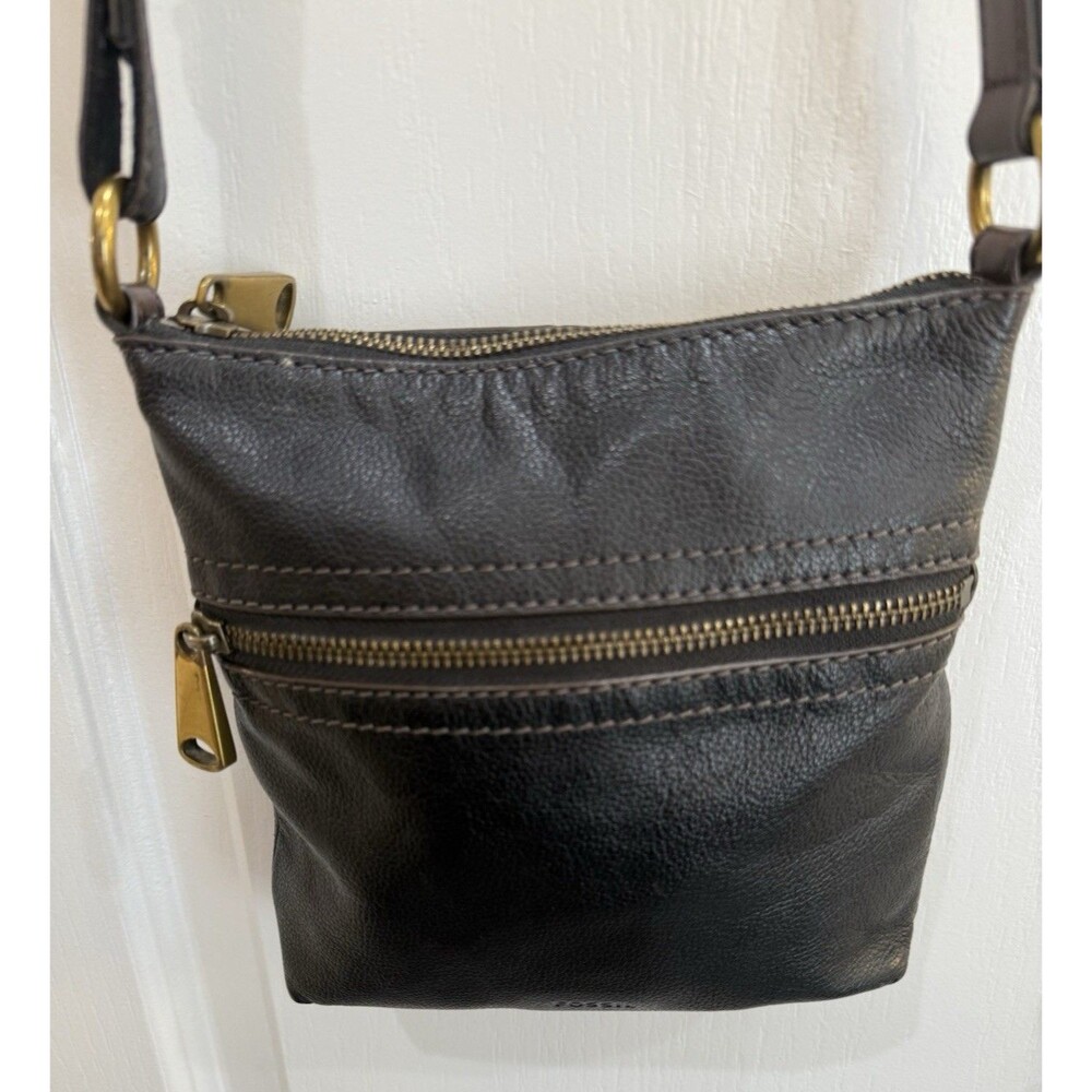 Fossil 1954 Black Pebbled Leather Crossbody Bag Adjustable Strap Key Charm